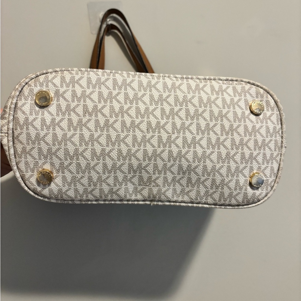 Michael Kors Jet Set Medium Logo Pocket Tote Bag - Picture 3 of 7